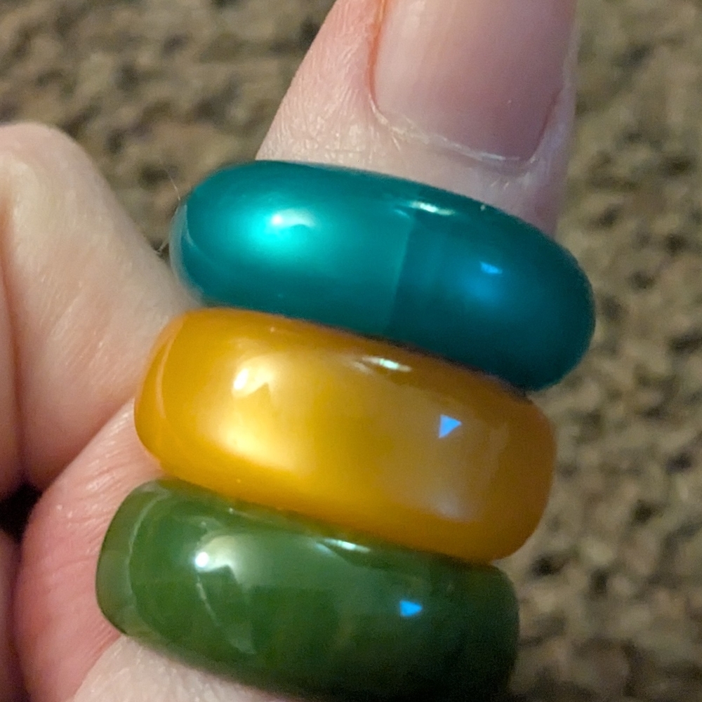 Vibrant Colored Rings NWOT Totally Retro